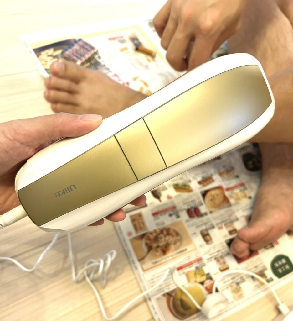 Ulike AIr10で旦那のムダ毛をお手入れする画像